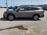 Used 2021 Subaru Outback Premium image 2