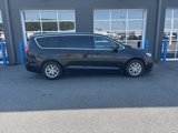 Used 2023 Chrysler Pacifica Touring-L image 4