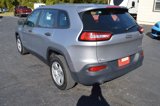 Used 2017 Jeep Cherokee Sport image 4