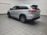 Used 2017 Toyota Highlander XLE image 5