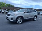 Used 2015 Kia Sorento LX image 2