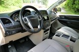 Used 2013 Chrysler Town & Country Touring-L w/ Driver Convenience Group image 2