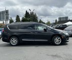 Used 2018 Chrysler Pacifica Touring-L w/ Tire & Wheel Group image 5