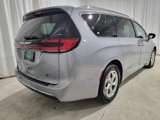 Used 2021 Chrysler Pacifica Limited image 5