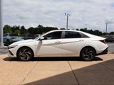 New 2025 Hyundai Elantra SEL image 3