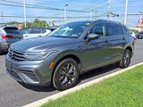 Certified 2022 Volkswagen Tiguan SE w/ Panoramic Sunroof Package image 3