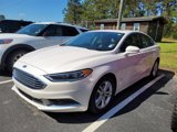 Used 2018 Ford Fusion SE w/ Fusion SE Technology Package image 3