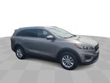 Used 2017 Kia Sorento LX w/ LX Convenience Package image 2