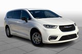 New 2025 Chrysler Pacifica Select image 3
