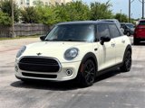 Used 2021 MINI Cooper 4-Door Hardtop image 4