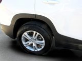 Used 2022 GMC Terrain SLE w/ Driver Convenience Package image 4