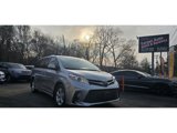 Used 2018 Toyota Sienna LE image 3