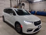 Used 2022 Chrysler Pacifica Pinnacle image 5
