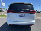 Used 2023 Chrysler Pacifica Touring-L image 6