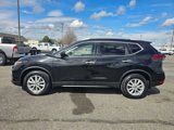 Used 2020 Nissan Rogue SV image 3