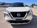 Used 2021 Nissan Rogue Platinum image 2