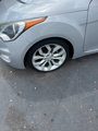 Used 2012 Hyundai Veloster w/ Style Pkg image 3