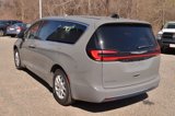 Used 2023 Chrysler Pacifica Touring-L image 6
