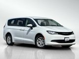 Used 2022 Chrysler Voyager LX image 2