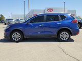 Used 2019 Nissan Rogue SV image 2