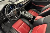 Certified 2021 Porsche Macan image 4