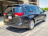 Used 2017 Chrysler Pacifica Touring-L image 6