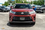 Used 2019 Toyota Highlander SE image 2