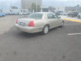 Used 2011 Lincoln Town Car Signature Limited image 3