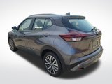 Used 2021 Nissan Kicks SV image 3