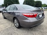 Used 2016 Toyota Camry SE image 3