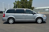 Used 2014 Chrysler Town & Country Touring image 4