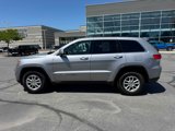 Used 2018 Jeep Grand Cherokee Laredo image 3