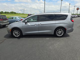 Used 2021 Chrysler Pacifica Touring-L image 2