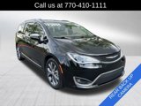Used 2018 Chrysler Pacifica Limited w/ Tire & Wheel Group image 3