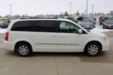 Used 2013 Chrysler Town & Country Touring image 4