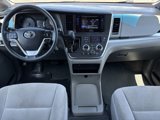 Used 2016 Toyota Sienna L image 2