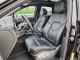 Used 2025 Porsche Macan Turbo image 5