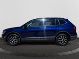 Used 2021 Volkswagen Tiguan SE w/ Panoramic Sunroof Package image 2