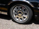 Used 2005 Lincoln Town Car Signature Limited image 5