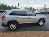 Used 2017 Jeep Cherokee Latitude image 5