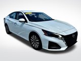 Used 2023 Nissan Altima 2.5 SV image 2