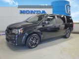 Used 2018 Dodge Grand Caravan SE image 2