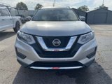 Used 2019 Nissan Rogue SV image 2