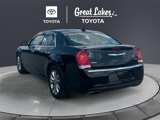 Used 2017 Chrysler 300 C image 3