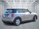 Used 2017 MINI Cooper 2-Door Hardtop image 6