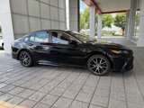 Used 2021 Toyota Camry SE image 3