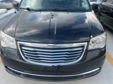 Used 2015 Chrysler Town & Country Touring image 2
