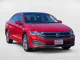 Used 2023 Volkswagen Jetta SE image 3