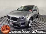 Used 2017 Kia Sorento L image 4