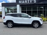 Used 2022 GMC Terrain SLE image 2